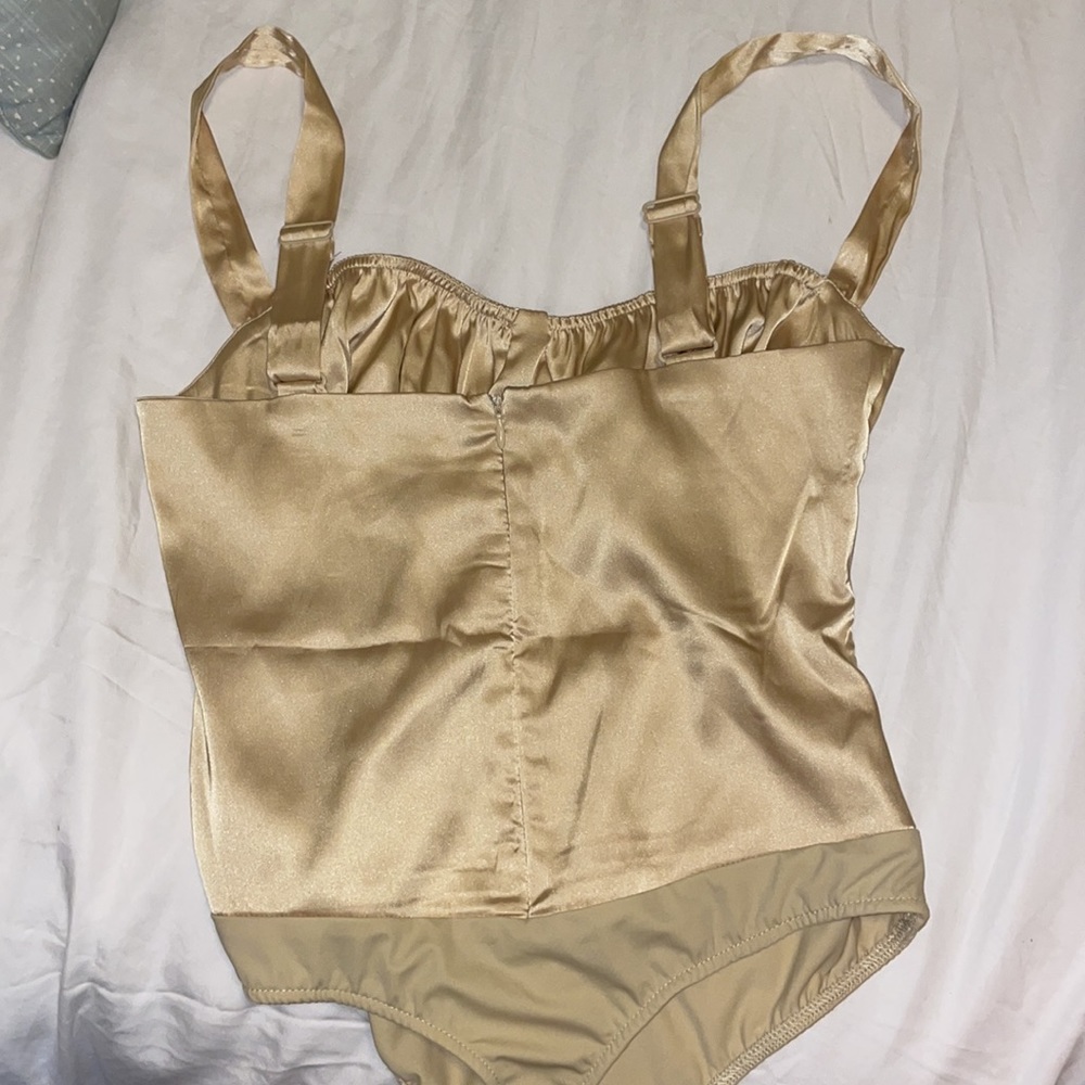 WeWoreWhat Ruched Satin Corset Bodysuit Size 4 NWOT - Picture 4 of 4